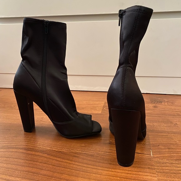 Never worn satin booties - Picture 2 of 6